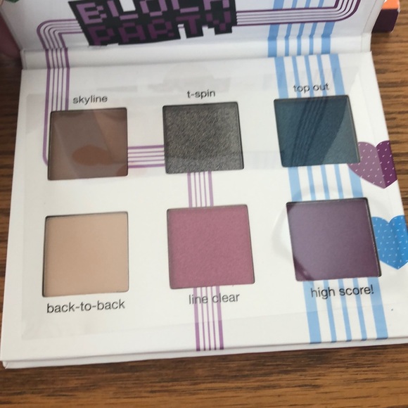 Eye Shadow Palette - Picture 2 of 2